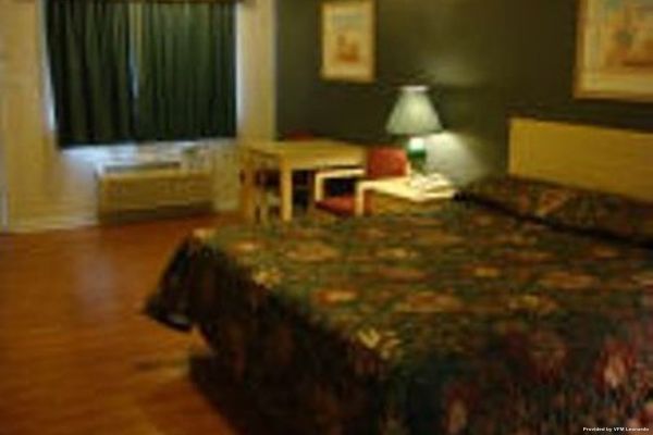 EAGLE PASS INN (Eagle Pass)